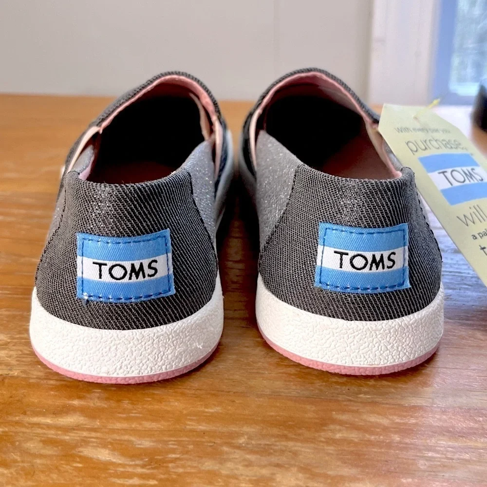NWT TOMS Avalon Youth Slip On
